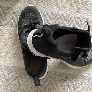 used tennis like new brand Nike size 9 super comfortable